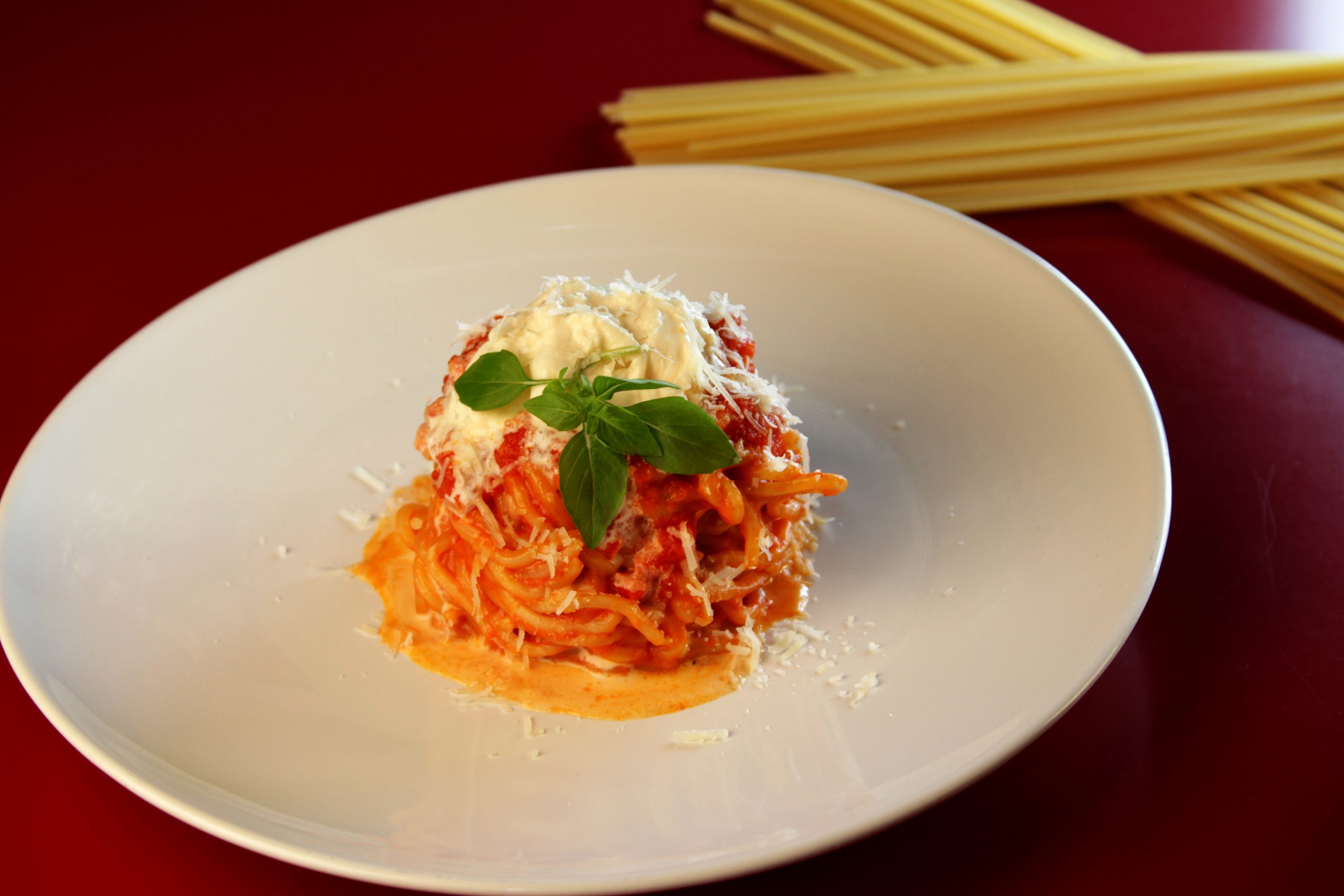 Spaghetti Pomodoro e Burrata